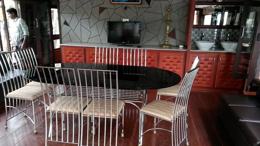 Botel Hotel Kv Houseboats Alappuzha