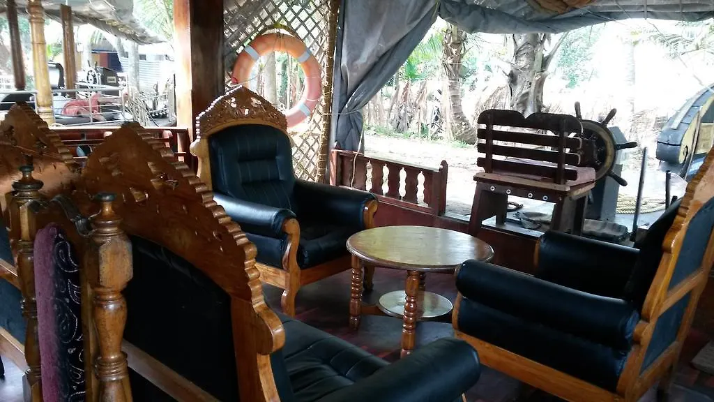 Hotel Kv Houseboats Alappuzha Botel